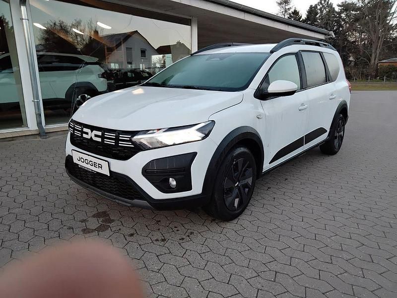 Weiß Gebraucht 2025 Dacia Jogger Expression Van / Kleinbus | 22.079 € (Fairer Preis) - Bild 1/4
