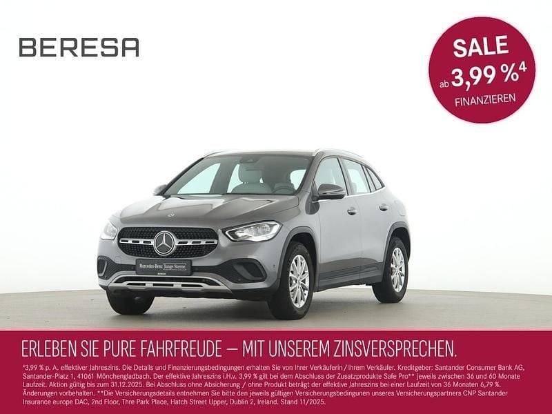 Grau Gebraucht 2022 Mercedes GLA180 Style SUV | 31.480 € (Guter Preis) - Bild 1/4