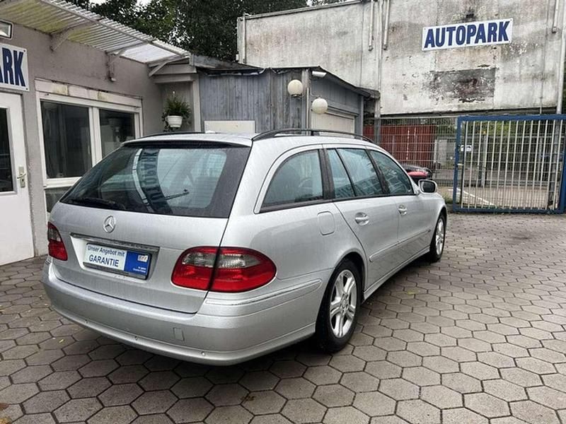 Gebraucht Mercedes E220 Avantgarde 170 PS (125 kW) 2009 Silber Kombi