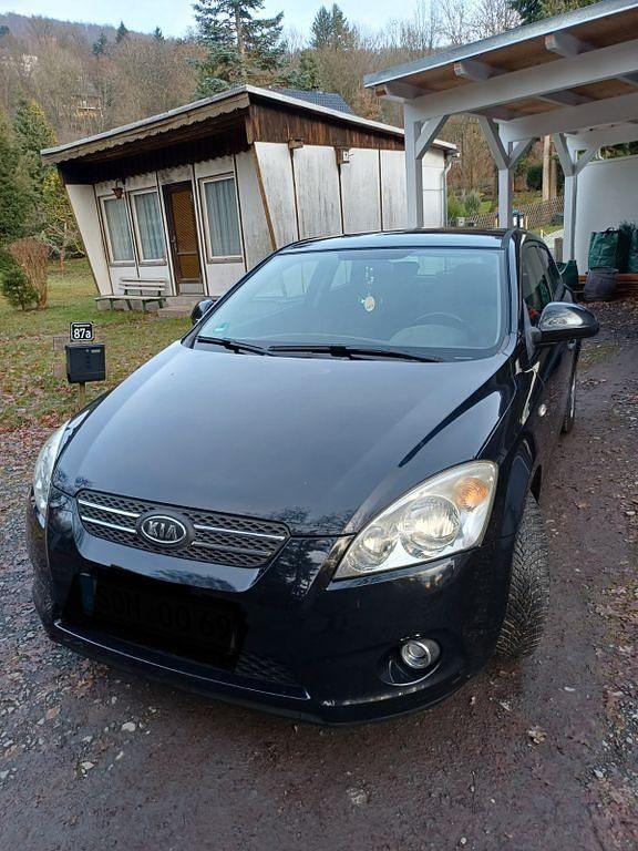 Gebraucht Kia ProCeed EX 126 PS (92 kW) 2009 Schwarz Kleinwagen