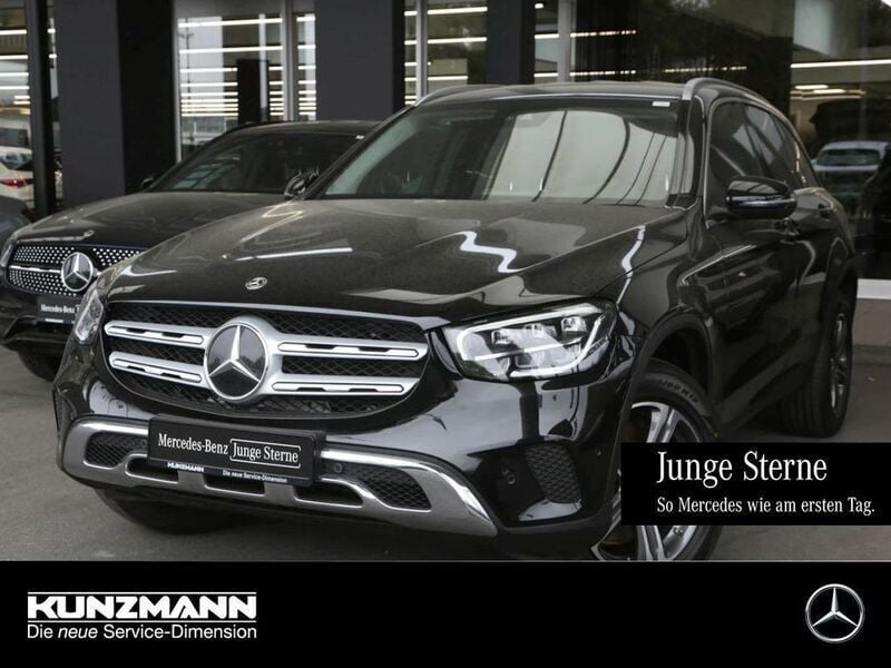 Metalliclack obsidianschwarz Gebraucht 2022 Mercedes GLC300e SUV | 32.130 € (Guter Preis) - Bild 1/4