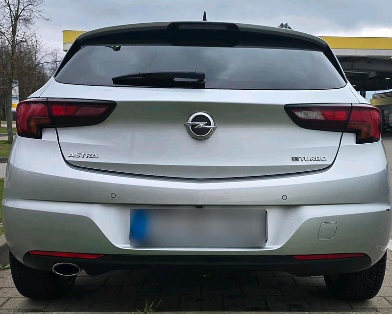 Second-hand Opel Astra 150 CP (110 kW) 2018 Argintiu Hatchback
