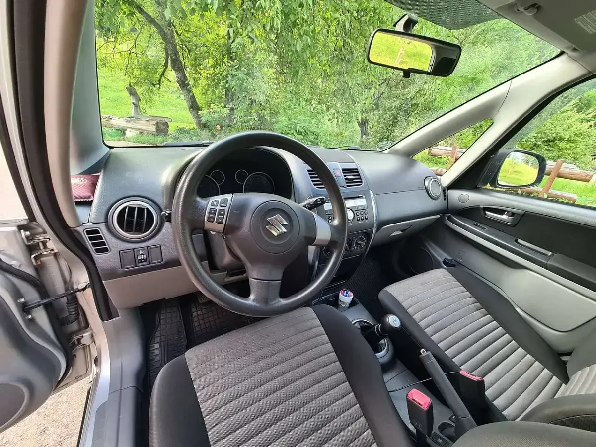 Gebraucht Suzuki SX4 120 PS (88 kW) 2013 Silber Kleinwagen