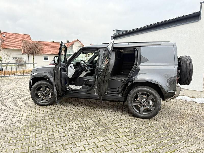 Gebraucht Land Rover Defender SE Dynamic 249 PS (183 kW) 2025 Grau SUV
