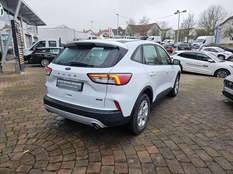 Gebraucht Ford Kuga Cool & Connect 224 PS (164 kW) 2021 Frozen white SUV