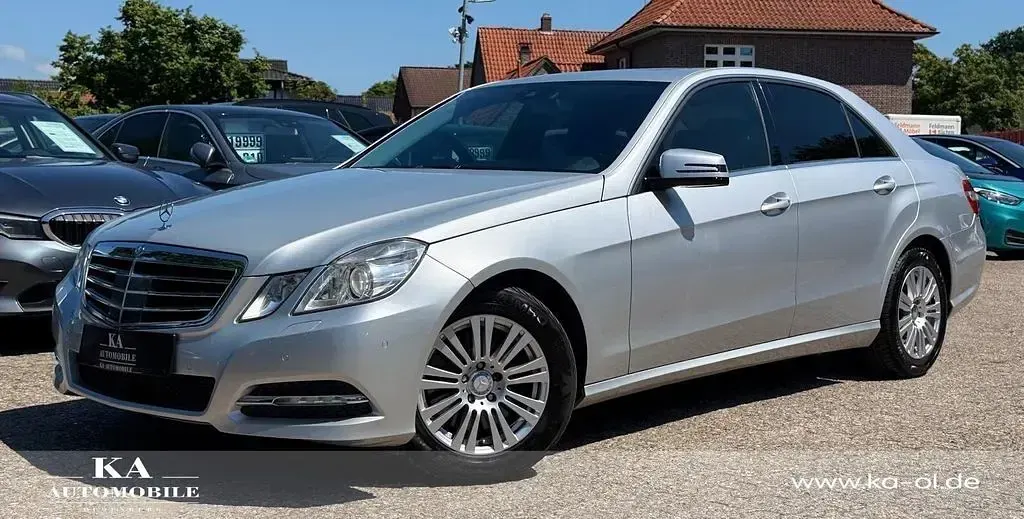 Gebraucht Mercedes E350 Avantgarde 231 PS (169 kW) 2010 Silber Limousine