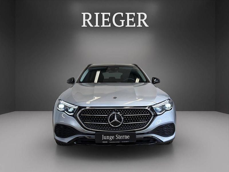 Gebraucht Mercedes E220 All-Terrain 197 PS (144 kW) 2024 Silber Kombi