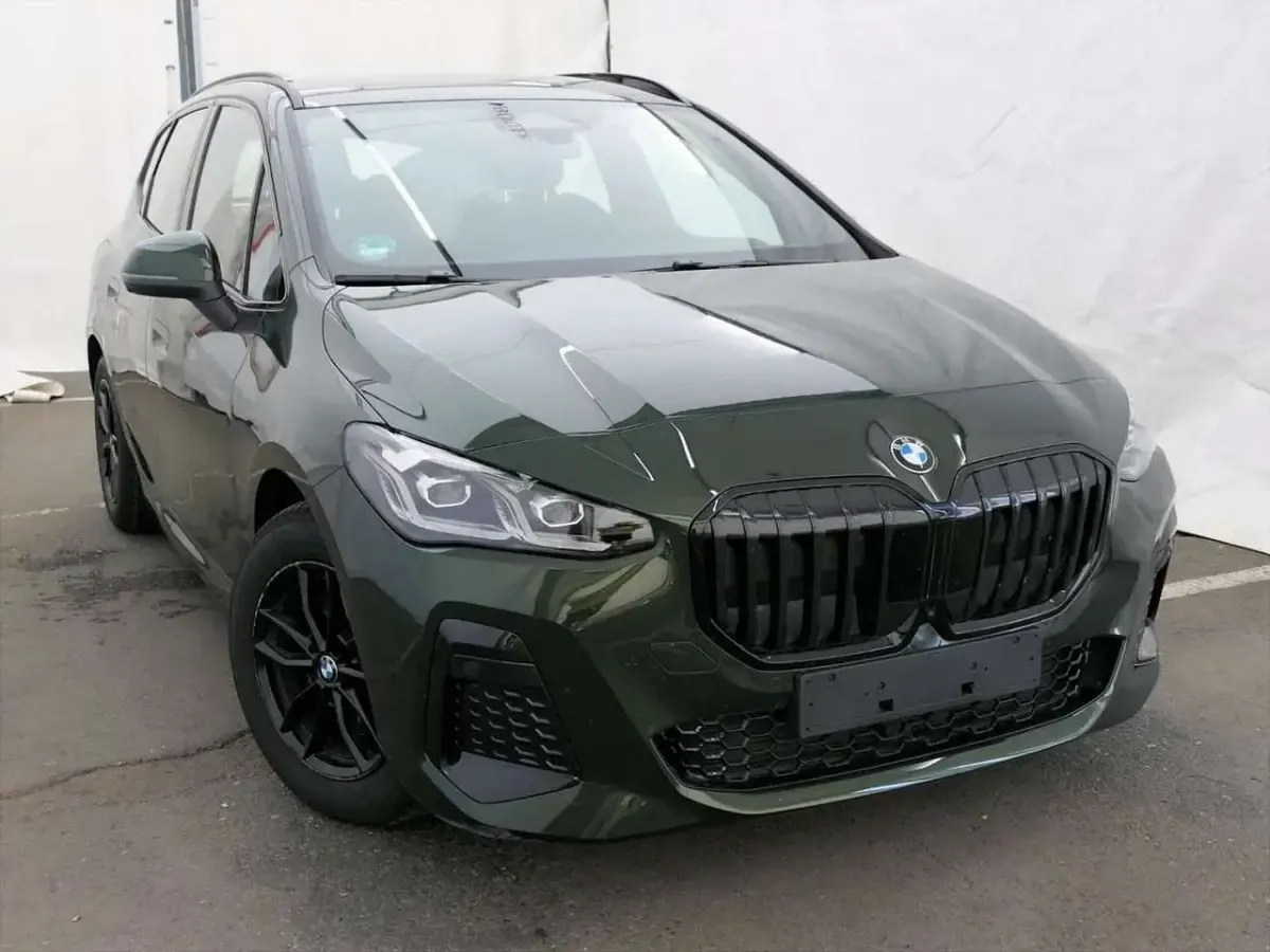 Gebraucht BMW 218 M Sport 136 PS (100 kW) 2025 Sanremo green metallic Coupé