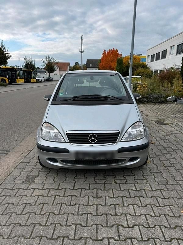 Grau Gebraucht 2004 Mercedes A140 Limousine | 2.050 € - Bild 1/4