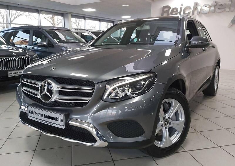 Selenitgrau (metallic) Gebraucht 2017 Mercedes GLC250 SUV | 31.479 € (Fairer Preis) - Bild 1/4