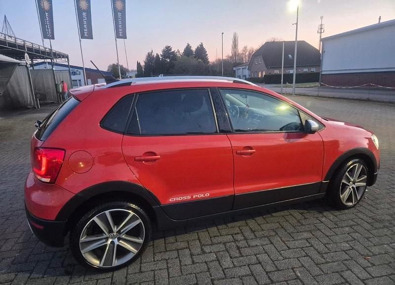 Gebraucht VW Polo Cross 105 PS (77 kW) 2012 Rot Kleinwagen