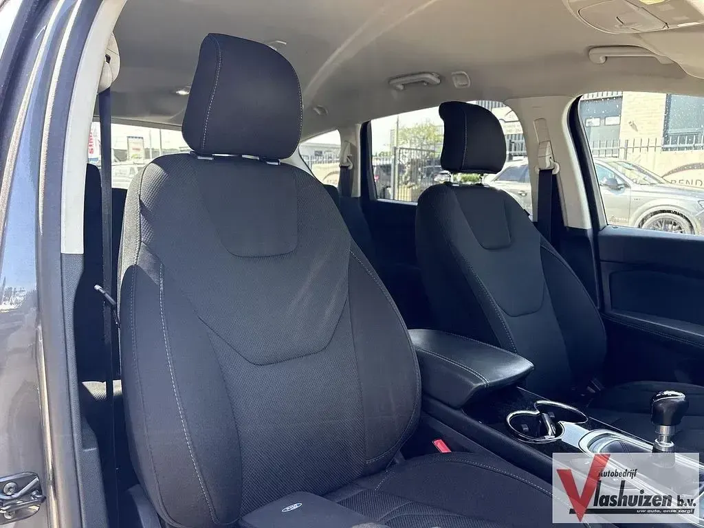 Gebraucht Ford S-MAX Titanium 160 PS (117 kW) 2016 Grau Van / Kleinbus