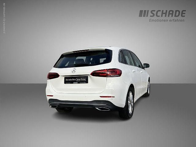 Gebraucht Mercedes B200 Progressive 163 PS (119 kW) 2020 Weiß Van / Kleinbus