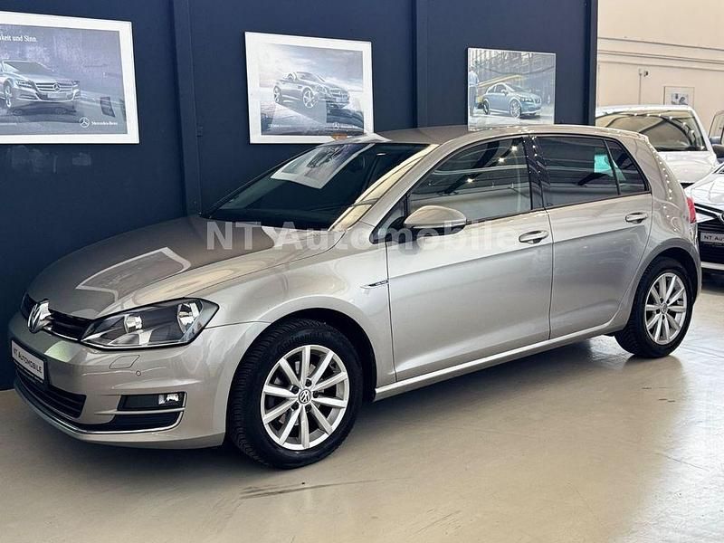 Silber Gebraucht 2015 VW Golf VII LOUNGE Limousine | 12.790 € (Fairer Preis) - Bild 1/4
