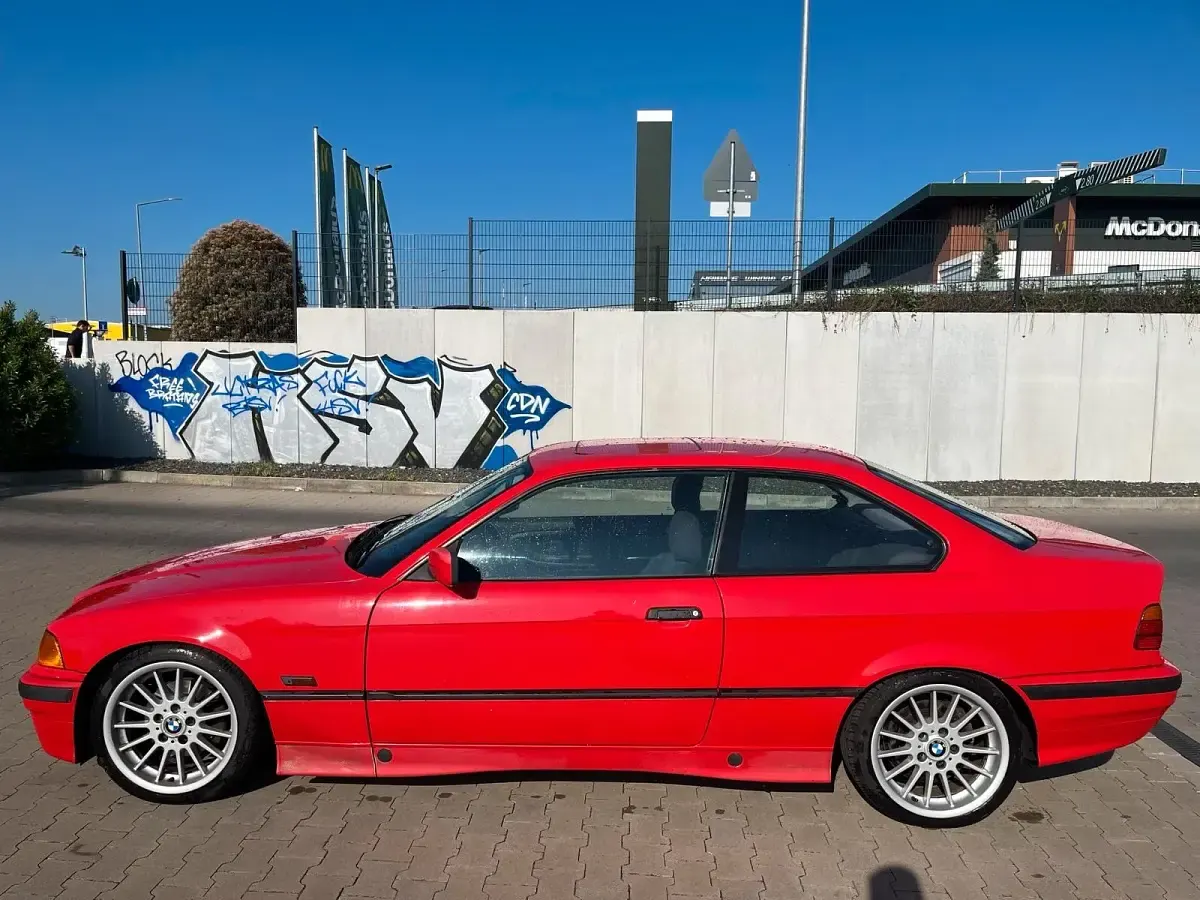 Gebraucht BMW 318 140 PS (102 kW) 1994 Rot Coupé