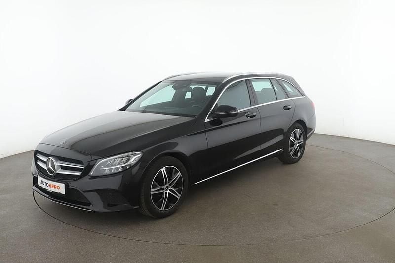 Schwarz Gebraucht 2021 Mercedes C200 Avantgarde Kombi | 21.840 € (Superpreis) - Bild 1/3