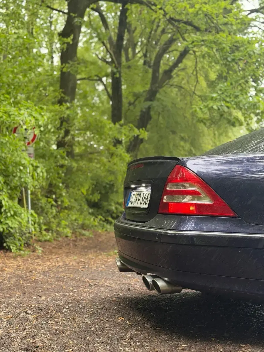 Używany Mercedes C320 218 KM (160 kW) 2001 Purpurowy Sedan/Limuzyna