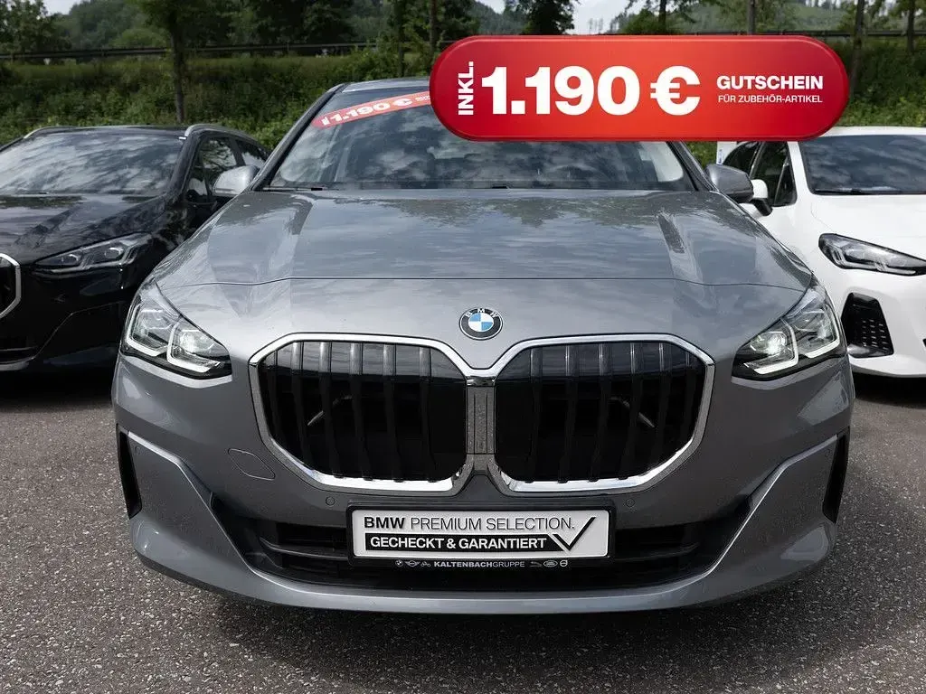 Gebraucht BMW 220 Active Tourer Luxury Line 163 PS (119 kW) 2025 Grau Van / Kleinbus
