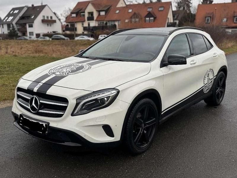 Gebraucht Mercedes GLA200 156 PS (114 kW) 2016 Weiß SUV