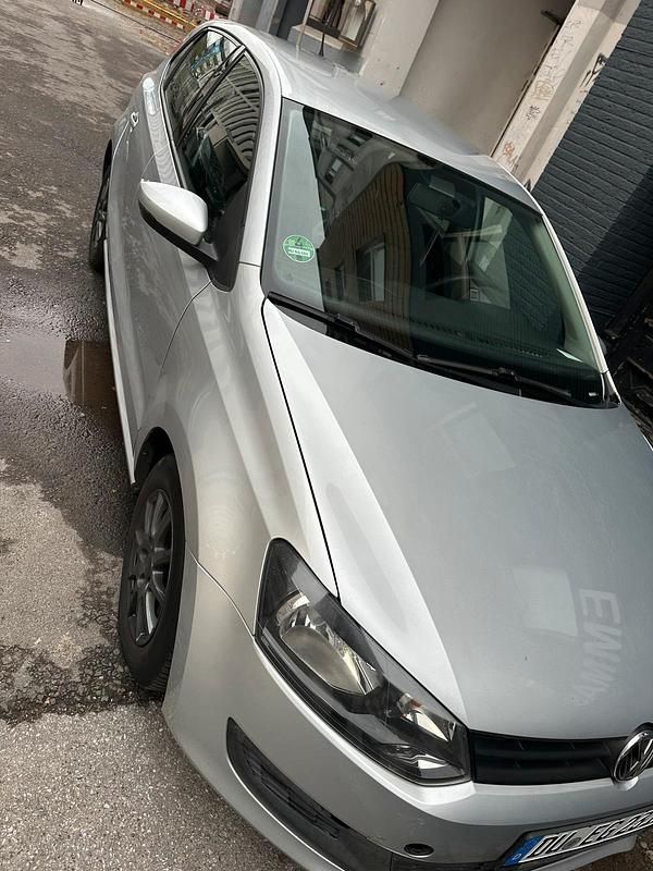 Gebraucht VW Polo 69 PS (50 kW) 2010 Grau Kleinwagen