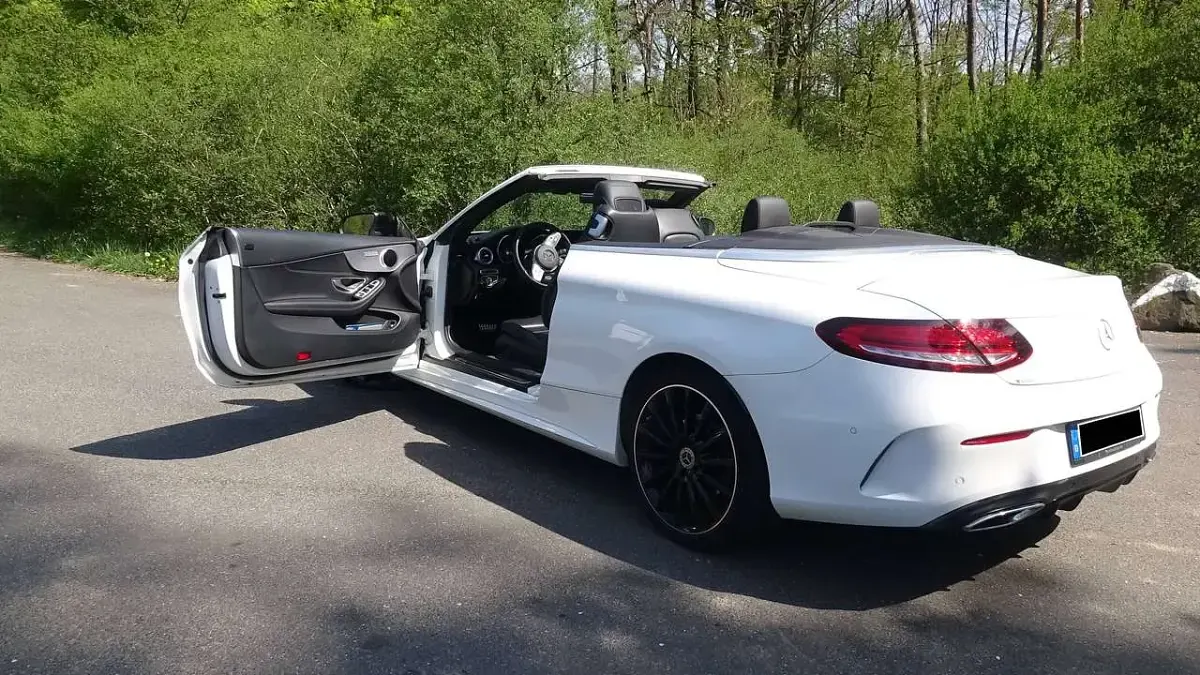 Gebraucht Mercedes C220 AMG line 194 PS (142 kW) 2020 Weiß Cabrio