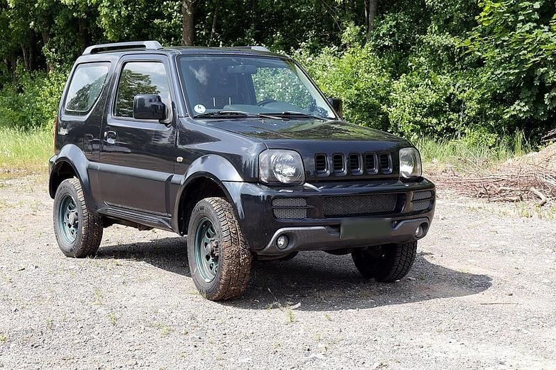 Gebraucht Suzuki Jimny 86 PS (63 kW) 2011 Schwarz SUV