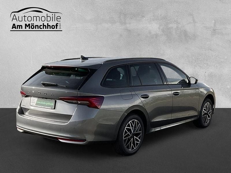 Neu Skoda Octavia Tour 150 PS (110 kW) 2025 Grau Kombi