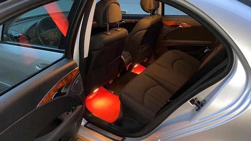 Second-hand Mercedes E200 Elegance 184 CP (135 kW) 2008 Argintiu Berlinǎ