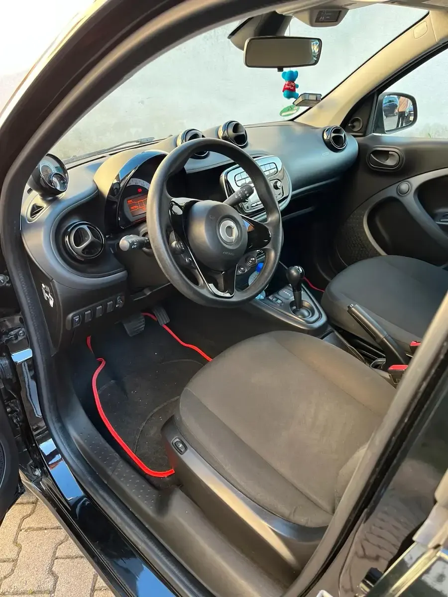Gebraucht Smart ForFour Electric Drive 60 kW (82 PS) 2021 Schwarz Kleinwagen