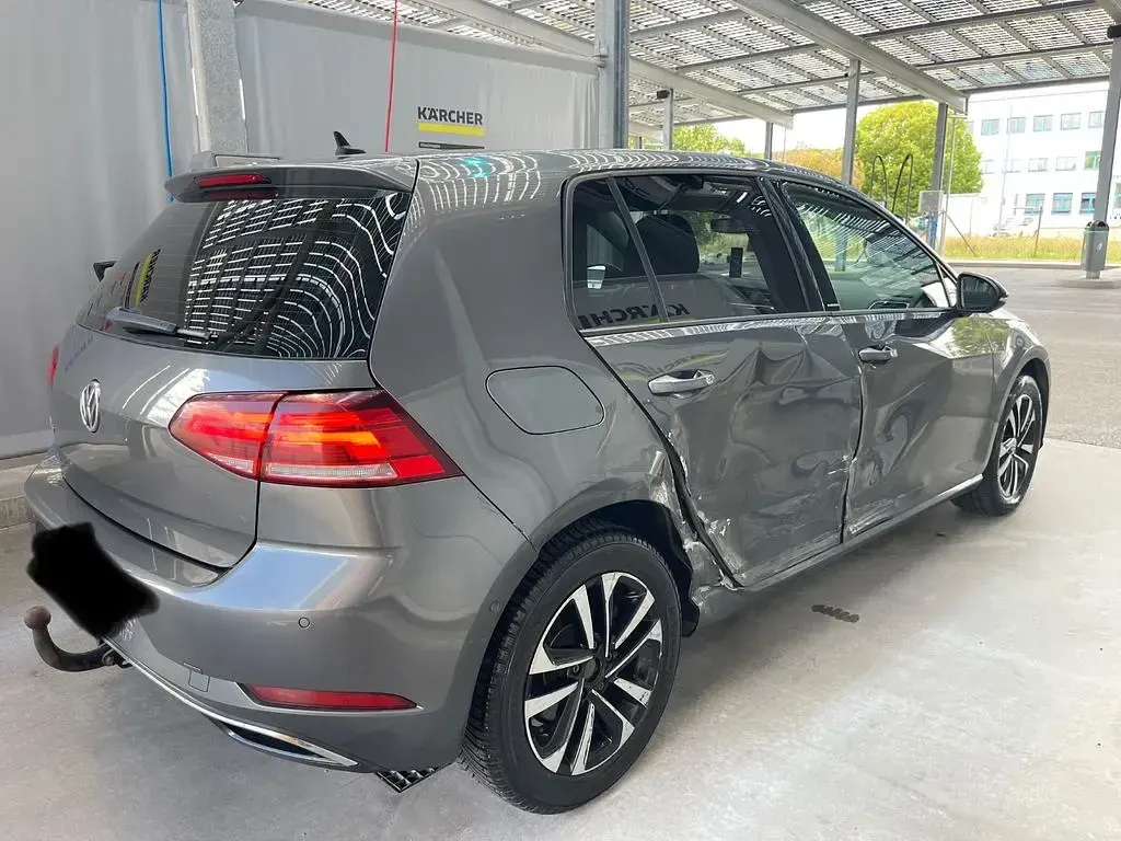 Gebraucht VW Golf VII IQ Drive 116 PS (85 kW) 2019 Grau Limousine