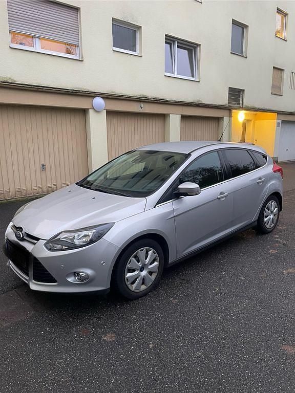 Gebraucht Ford Focus Titanium 182 PS (133 kW) 2011 Silber Limousine