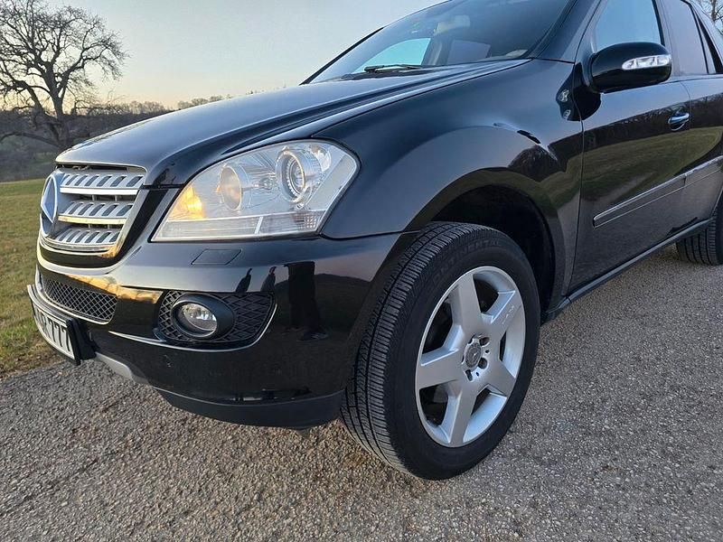 Gebraucht Mercedes ML320 224 PS (164 kW) 2007 Schwarz SUV