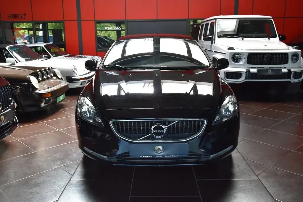 Gebraucht Volvo V40 Kinetic 120 PS (88 kW) 2016 Schwarz Limousine