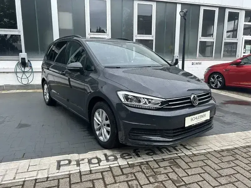 Gebraucht VW Touran Comfortline 150 PS (110 kW) 2018 Grau Van / Kleinbus