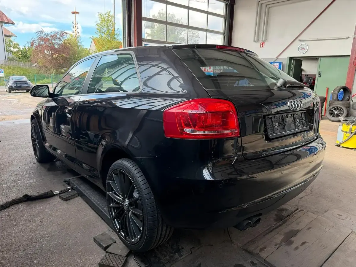 Gebraucht Audi A3 Attraction 160 PS (117 kW) 2009 Schwarz Kleinwagen