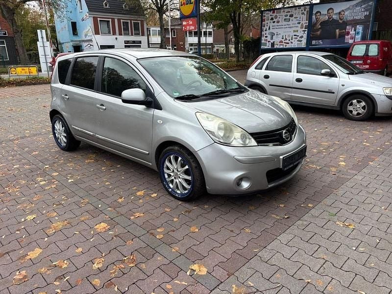 Gebraucht Nissan Note Acenta 103 PS (75 kW) 2011 Silber Van / Kleinbus