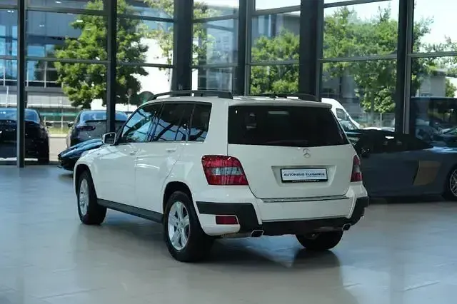 Gebraucht Mercedes GLK220 170 PS (125 kW) 2010 Calcitweiss  unilack SUV