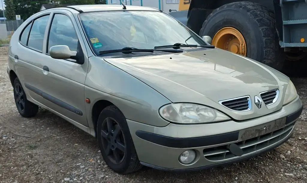 Gebraucht Renault Mégane II 95 PS (69 kW) 2002 Gold Limousine