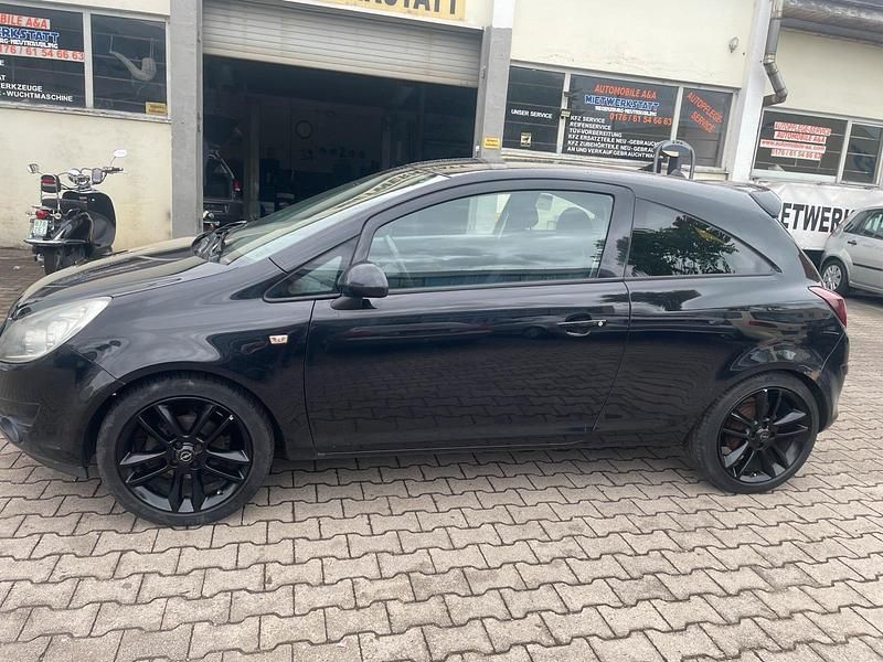 Gebraucht Opel Corsa 100 PS (73 kW) 2011 Schwarz Kleinwagen