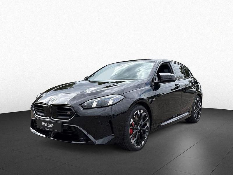 Gebraucht BMW M135 Performance 300 PS (220 kW) 2025 Schwarz Kleinwagen