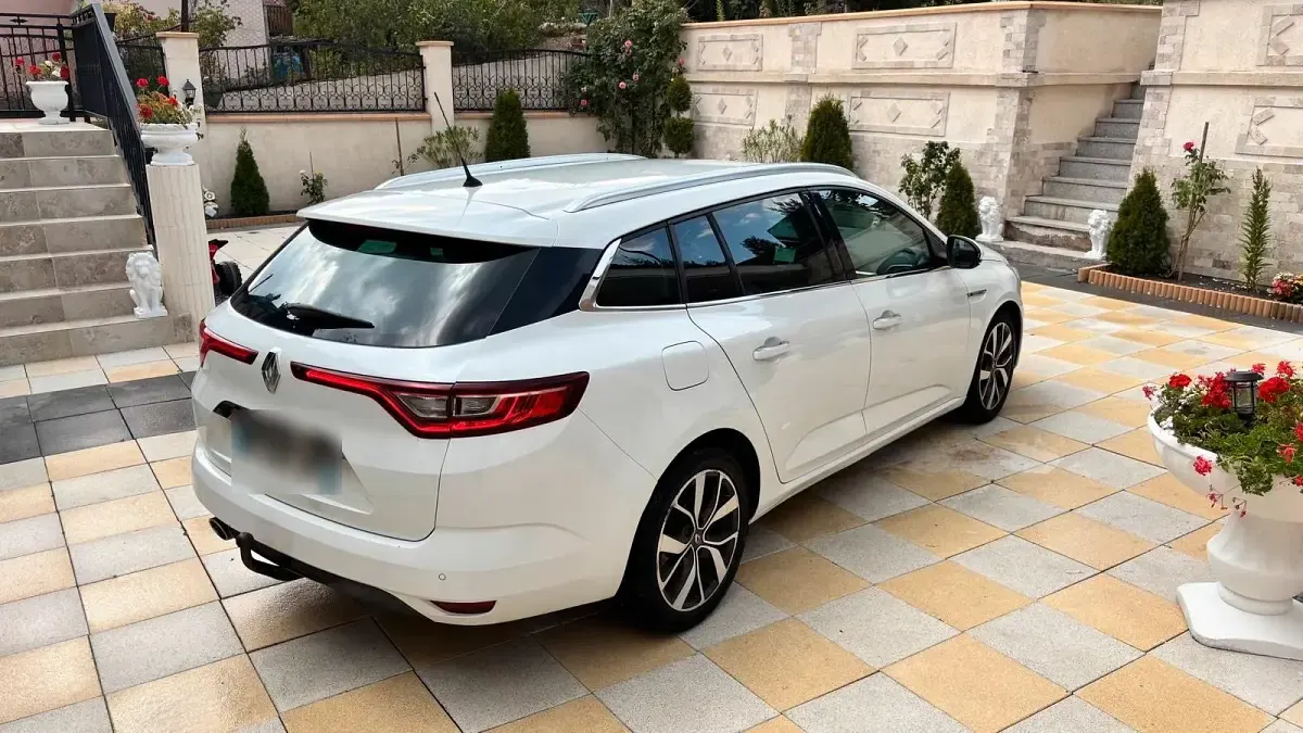 Gebraucht Renault Mégane IV 110 PS (80 kW) 2017 Weiß Kombi