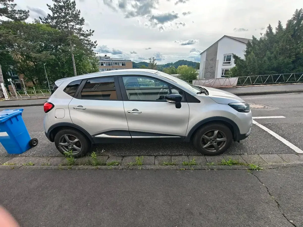Gebraucht Renault Captur Experience 90 PS (66 kW) 2016 Silber SUV