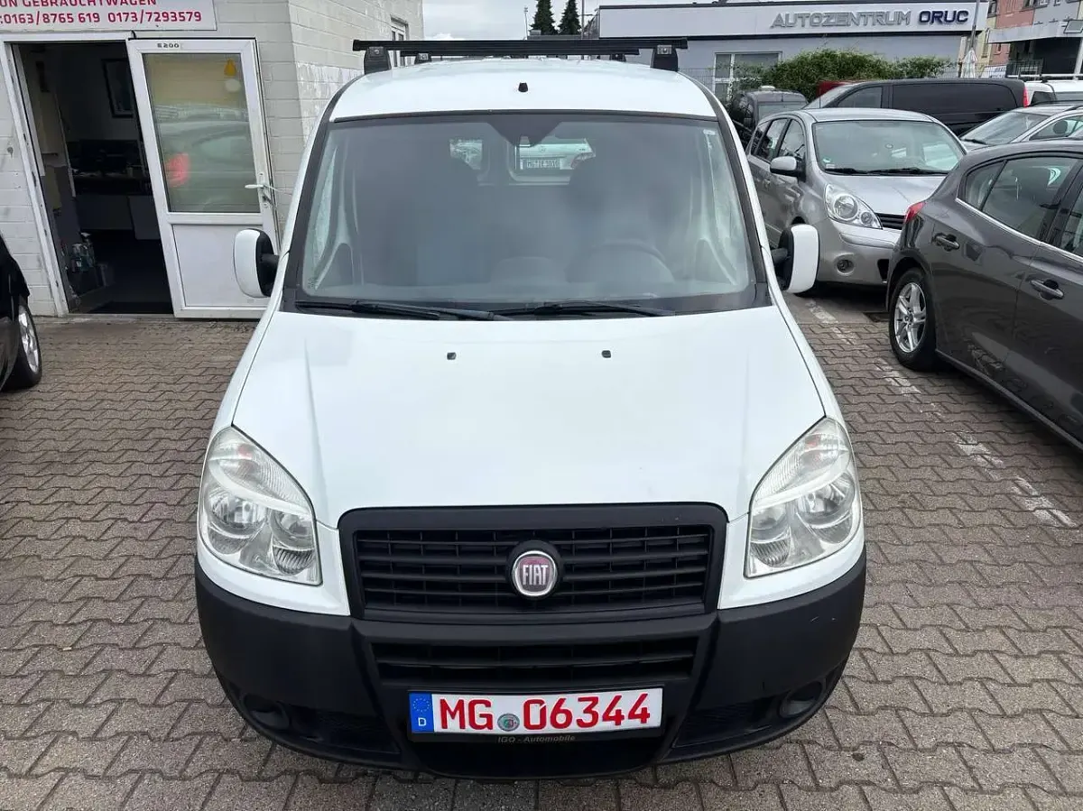 Gebraucht Fiat Doblò Basis 75 PS (55 kW) 2008 Weiss Van / Kleinbus