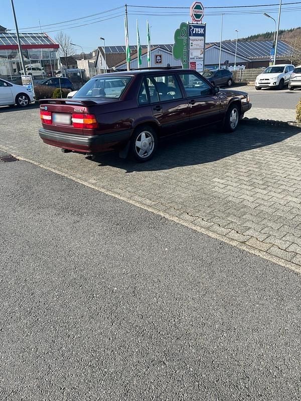 Gebraucht Volvo 940 126 PS (92 kW) 1993 Rot Limousine