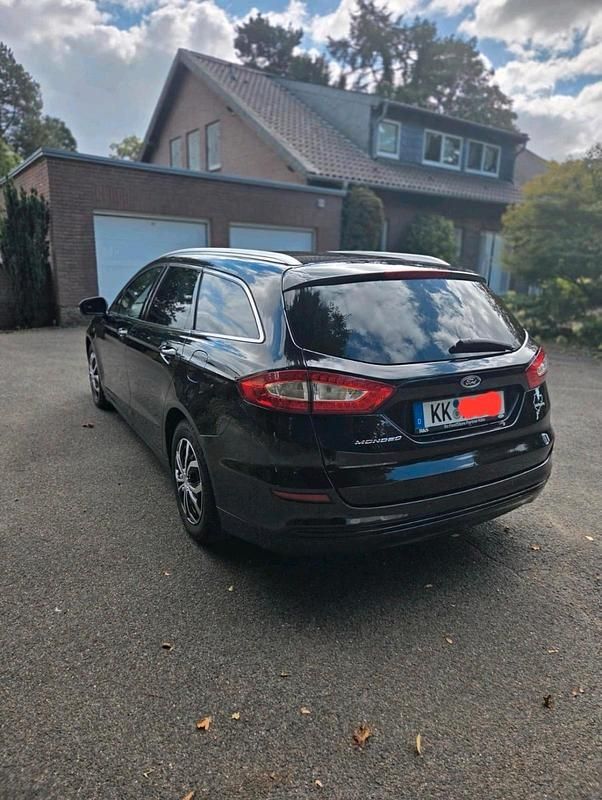 Schwarz Gebraucht 2016 Ford Mondeo Kombi | 7.800 € (Superpreis) - Bild 1/4