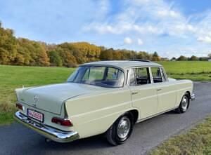 Gebraucht Mercedes 220 95 PS (69 kW) 1964 Beige Limousine