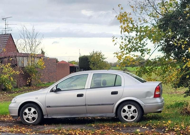 Gebraucht 1999 Opel Astra Limousine | 600 € (Guter Preis) - Bild 1/4