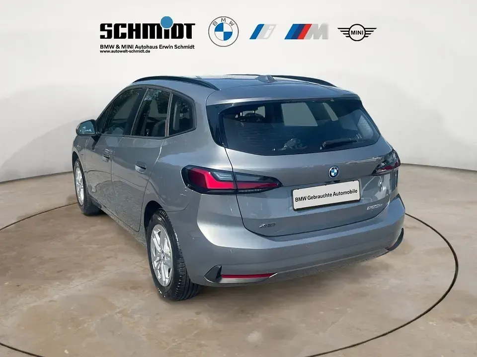 Gebraucht BMW 225 Active Tourer Luxury Line 245 PS (180 kW) 2024 Skyscraper grau Van / Kleinbus