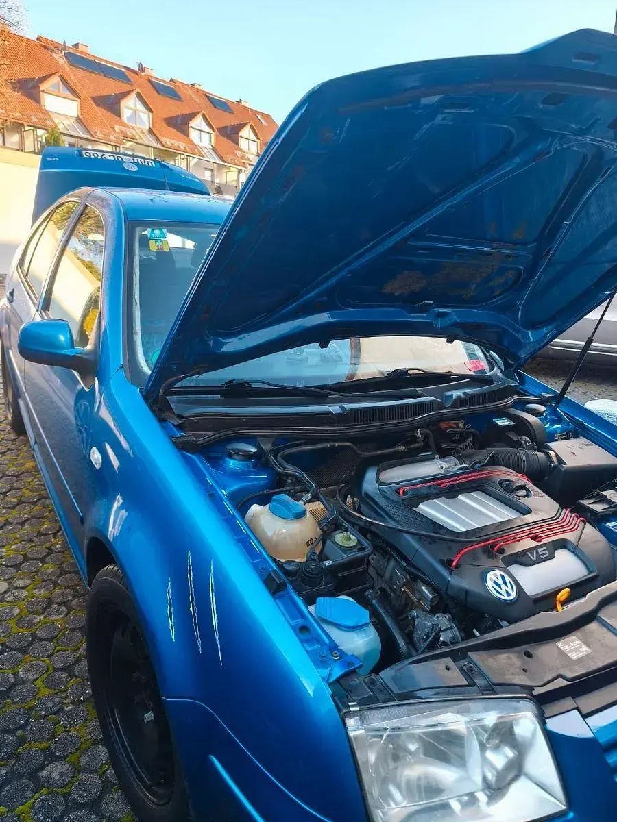 Gebraucht VW Bora Highline 150 PS (110 kW) 2000 Blau Limousine
