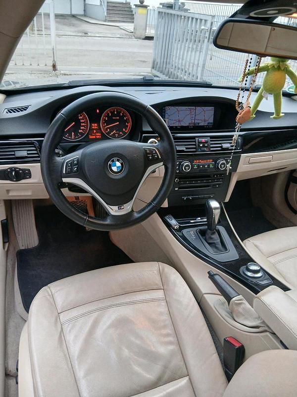 Gebraucht BMW 325 218 PS (160 kW) 2008 Silber Coupé